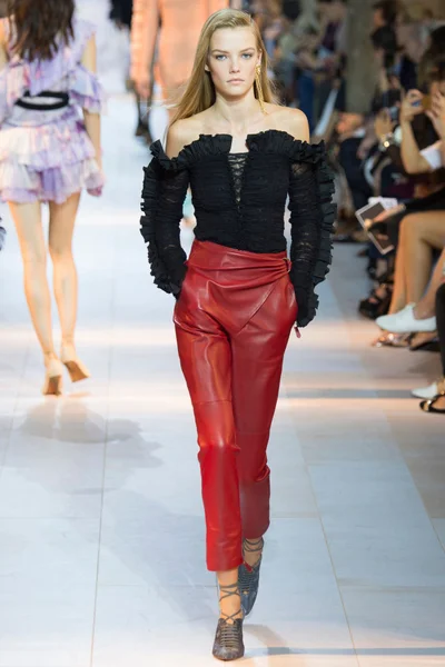 Look 49